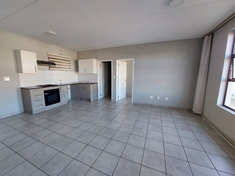 Unfurnished Two Bedroom Apartment To Rent in Parklands - Photo 6