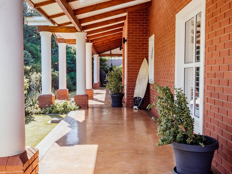 Coastal Architectural Elegance With Endless Ocean Views. - Photo 2