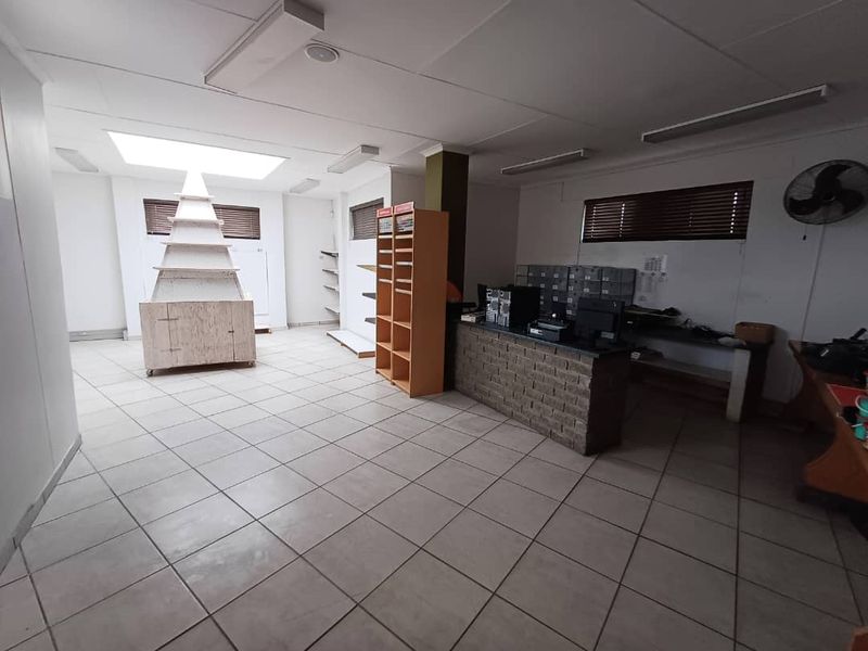 PRIME COMMERCIAL BUILDING - Photo 4