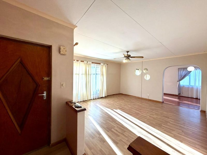 Spacious Family Home on a Large Erf in Meersig - Photo 7