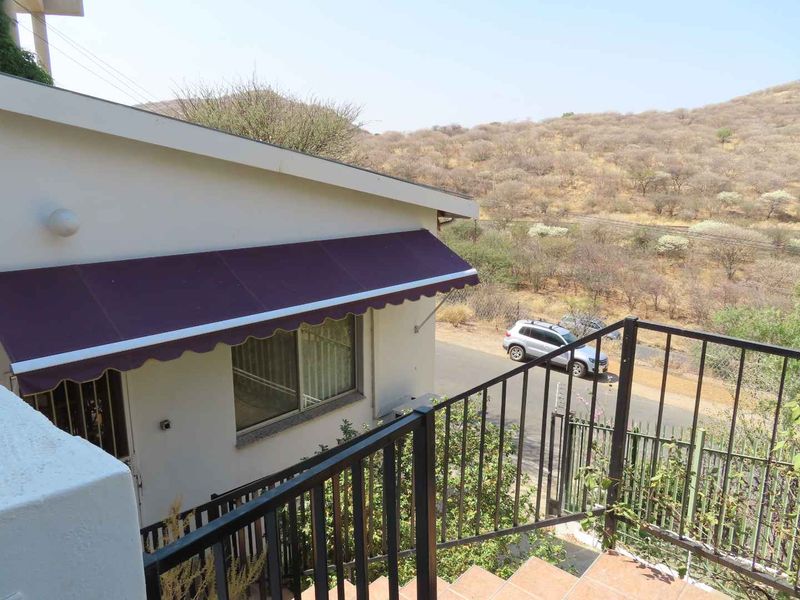 Renovation object on Luxury Hill - Photo 2