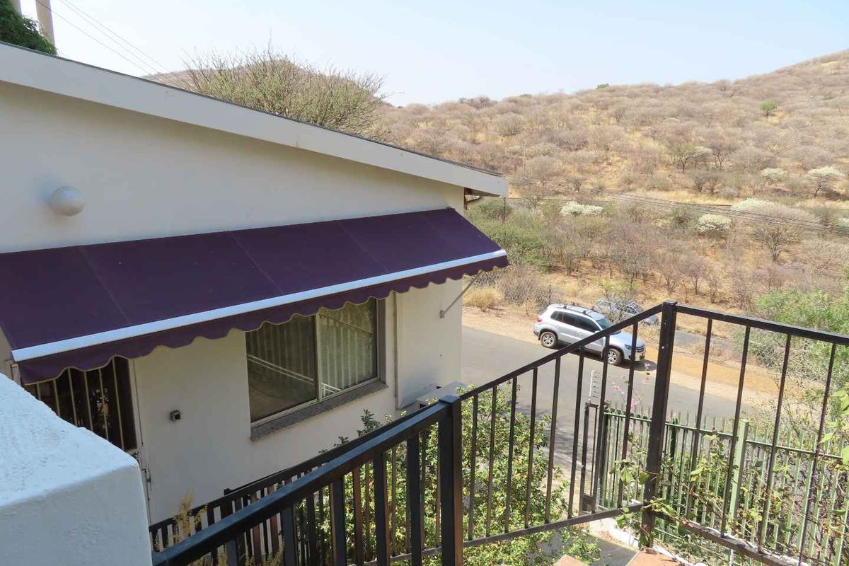 Renovation object on Luxury Hill - Photo 2