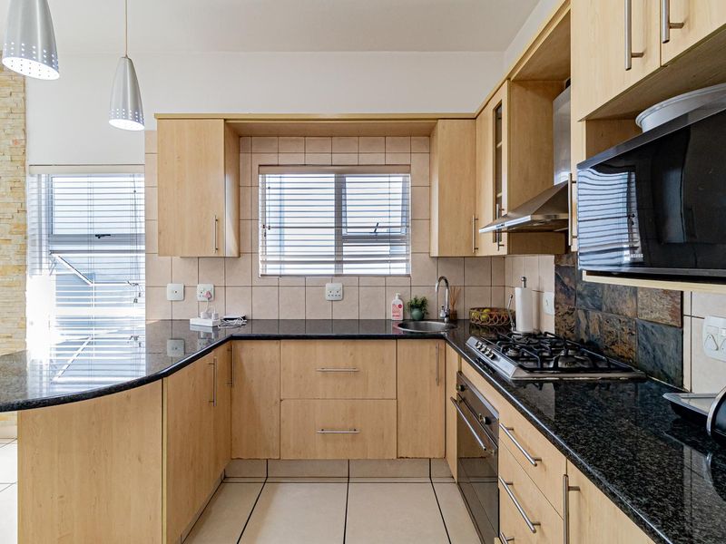 Modern Luxury Meets Secure Estate Living in the Heart of Ferndale - Photo 2