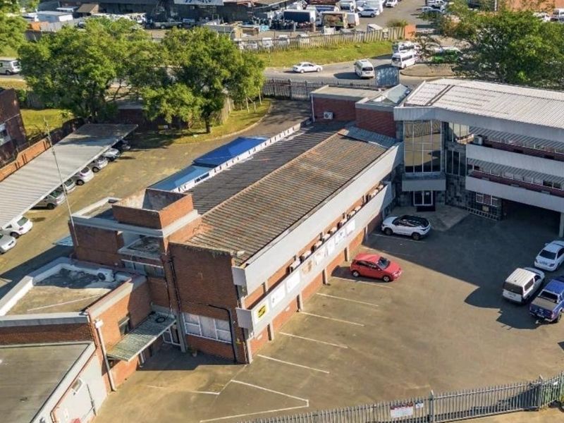 Investment Opportunity: Secure, High-Yield Industrial Asset  ±1,650m2 GLA - Photo 5