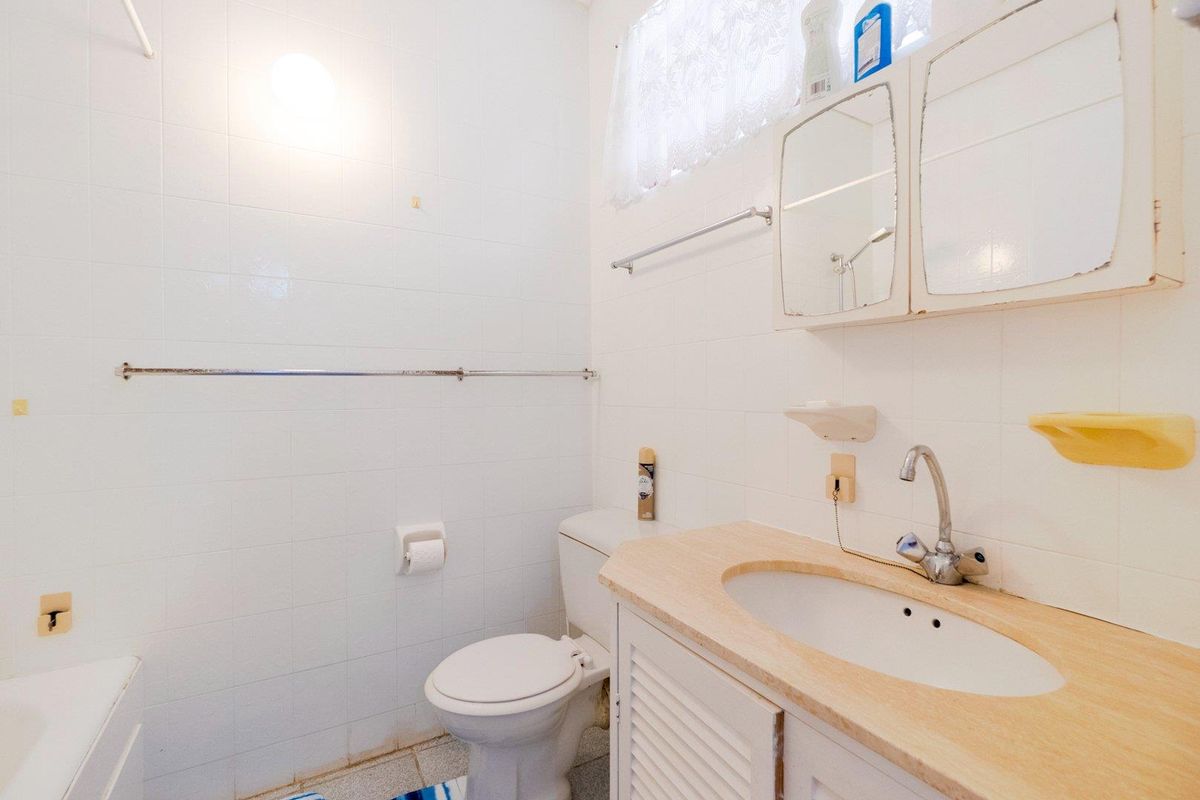 Picture perfect furnished studio apartment in Warner Beach, where everyday living feels like a getaway. - Photo 5