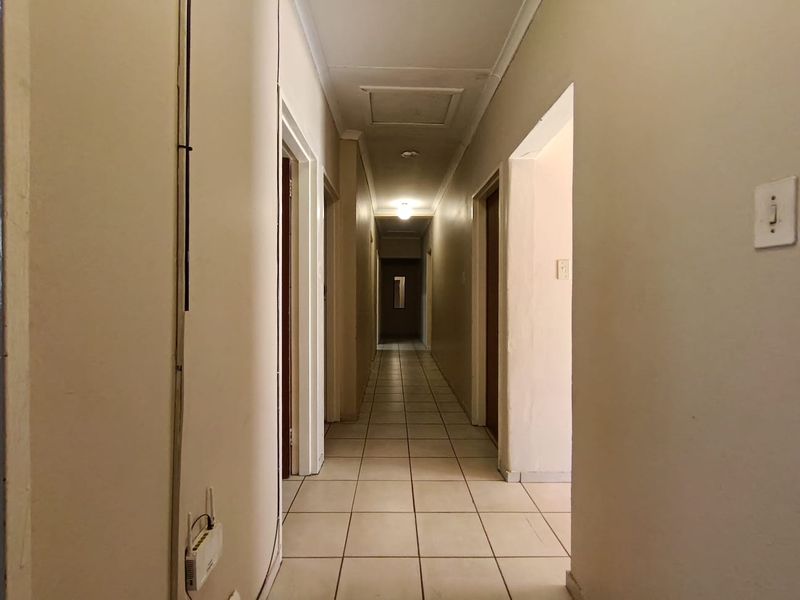 Prime Student Housing: 8 Beds Near University - Photo 4