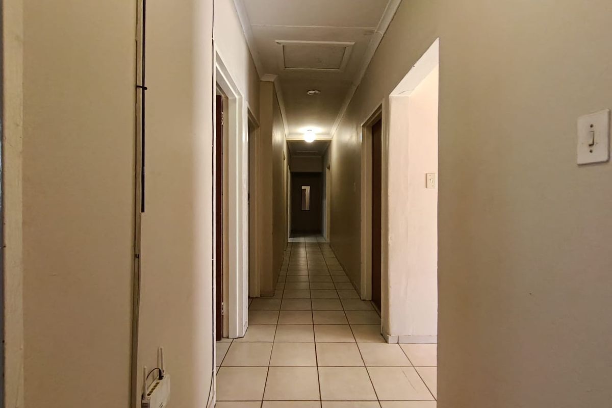 Prime Student Housing: 8 Beds Near University - Photo 4