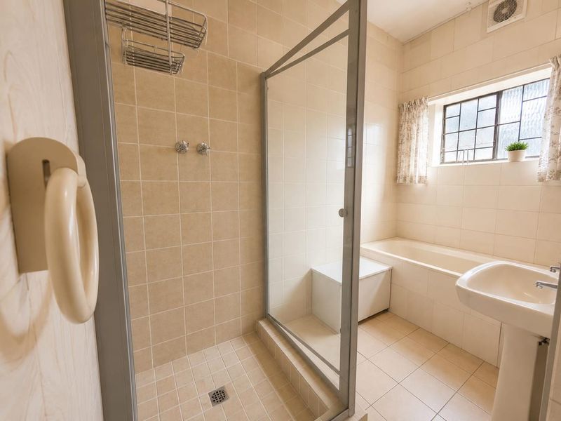 Stepless Ground Floor Gem - Photo 8
