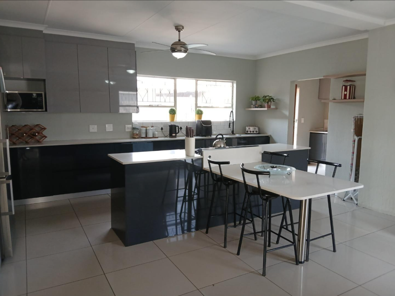 Four Bedroom Home for Sale in Verwoerdpark - Photo 7