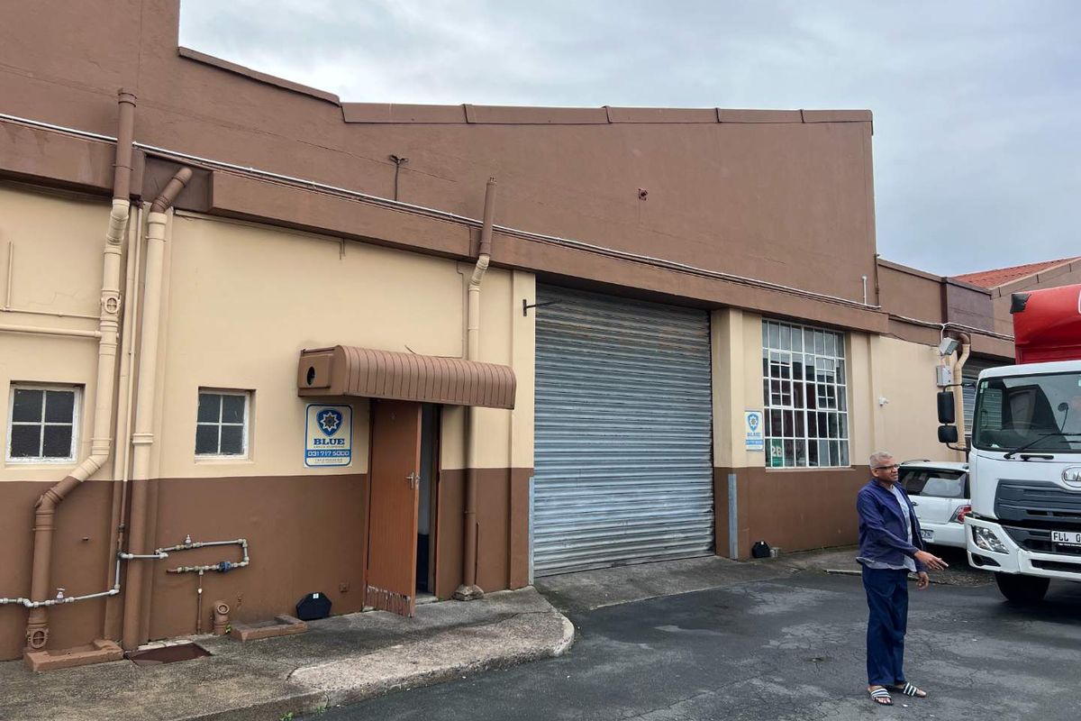 Warehouse– 617m2/ Amperage ± 100 amps - Photo 5