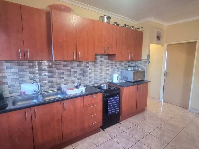 HOUSE FOR SALE IN GREENWELL, KATUTURA - Photo 4