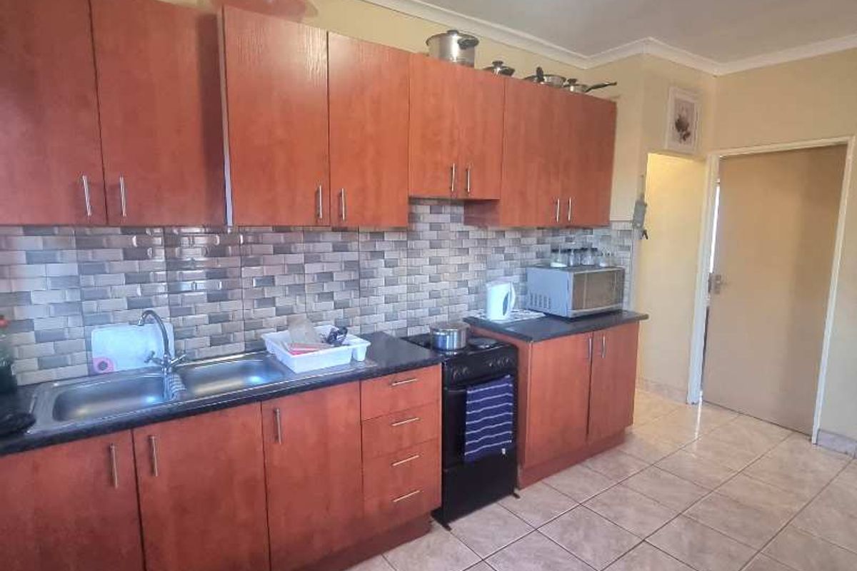 HOUSE FOR SALE IN GREENWELL, KATUTURA - Photo 4