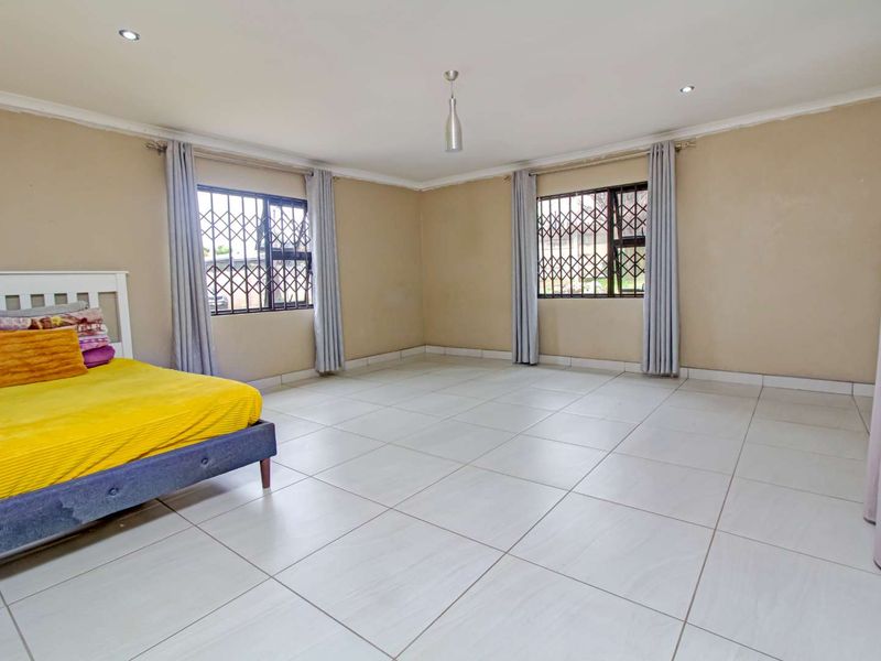 Bring Your Vision to Life in This Spacious 5 Bedroom Family Home - Photo 6