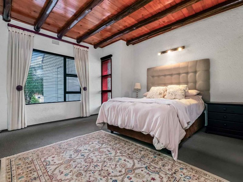 3 BEDROOM LOFT APARTNENT FOR SALE IN MORNINGSIDE!! - Photo 5