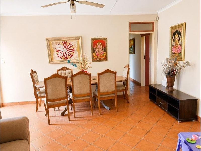 SPACIOUS 3-BEDROOM FAMILY HOME FOR SALE IN KWAGGASRAND! - Photo 4