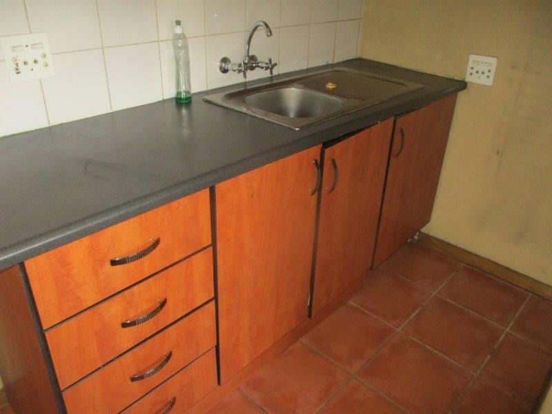 BACHELOR FLAT TO RENT IN RIVIERA - Photo 5