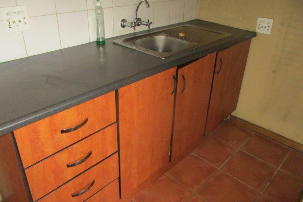 BACHELOR FLAT TO RENT IN RIVIERA - Photo 5