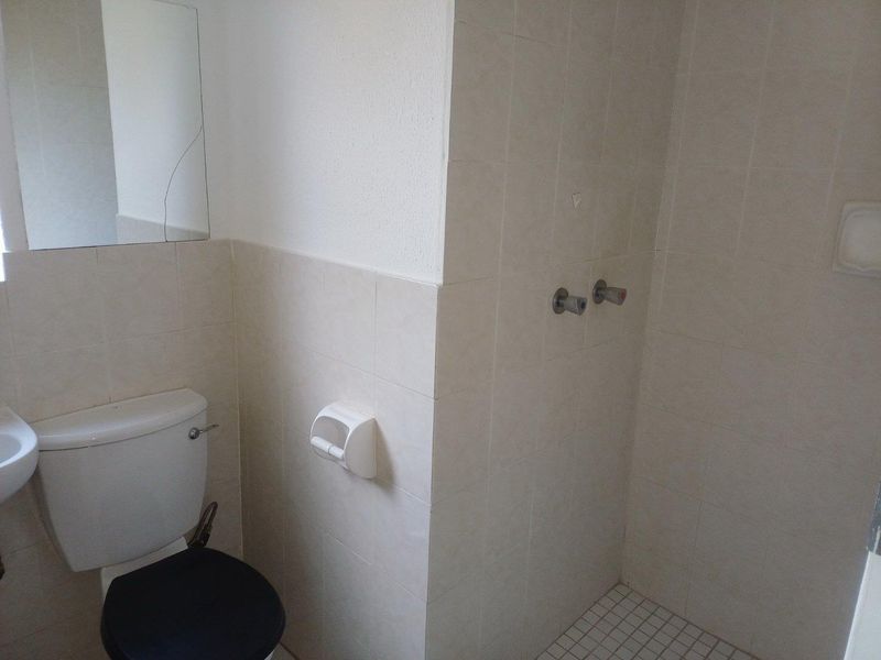 Secure Ground Floor Townhouse with Modern Comforts & Lifestyle Amenities - Photo 8