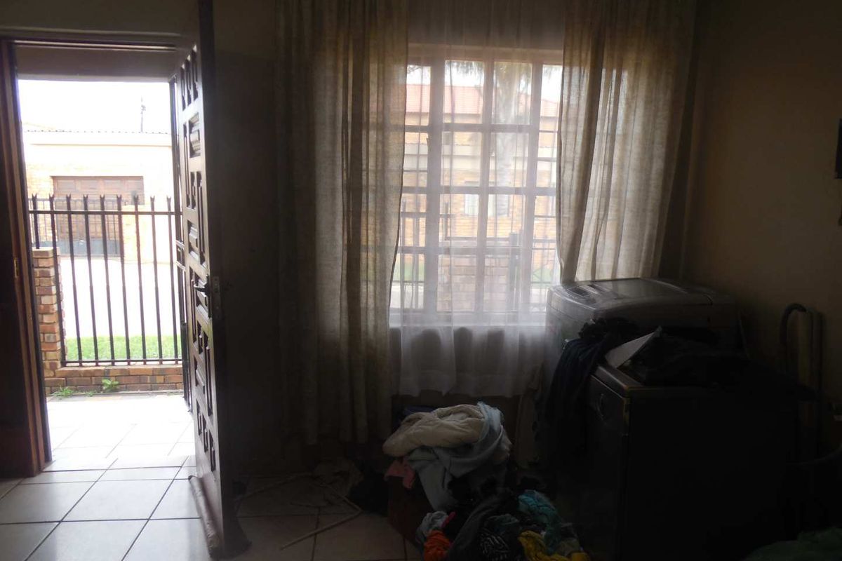 2 bedroom House with Flatlet - Photo 5