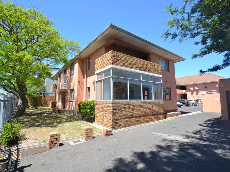 Ripe for renovation! Apartment in Rugby Neighborhood - Photo 3