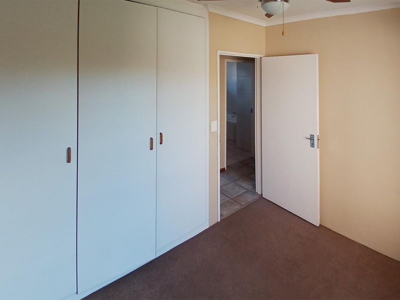 Charming 3-Bedroom Townhouse in Glen Erasmia – Move-In Ready! - Photo 9