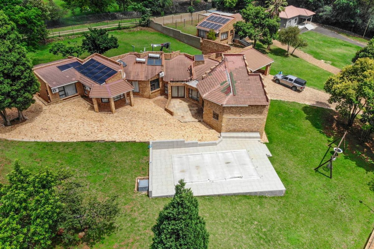 Exceptional Smallholding with Endless Potentional  in Sought-After Poortview - Photo 3