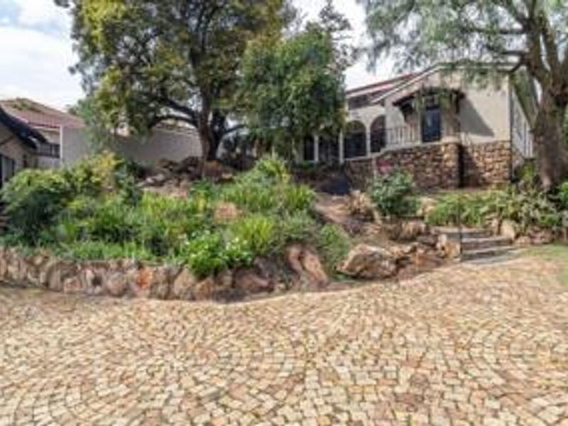 Premier Multi-Dwelling Estate in Oakdene Hills – Scenic Views, Private Sanctuary & Income Potential! - Photo 8