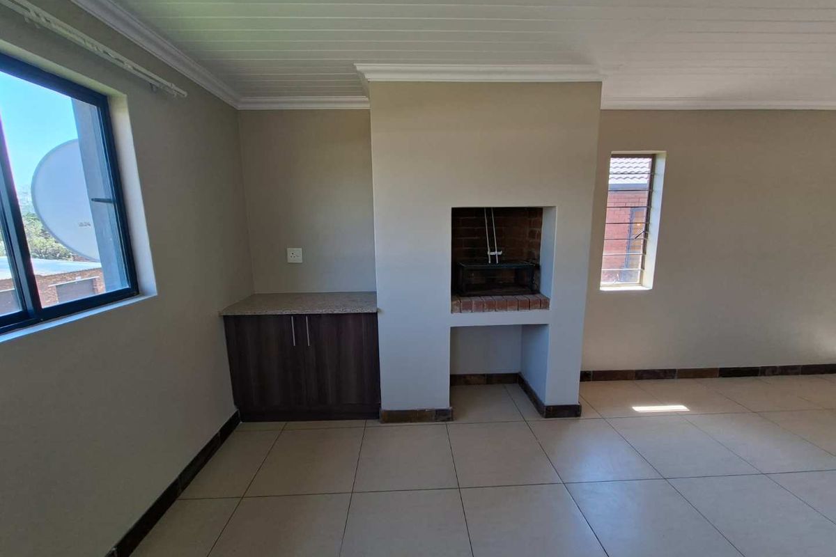 2 Bedroom Apartment To Let - Photo 4