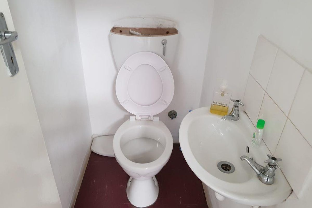 Light Industrial Warehouse with Offices in Constantiaberg Business Park - Photo 5