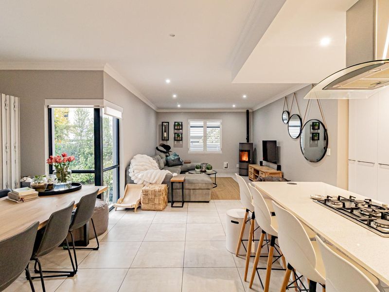 4 bedroom House for Sale in Broadacres - Photo 6