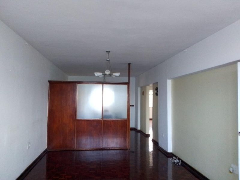 2 Bedroom Apartment with Harbour Views on the Esplanade! - Photo 6