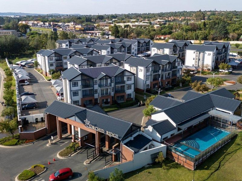 Orchid Ridge: Perfect 1-Bedroom with Balcony Views - Photo 2