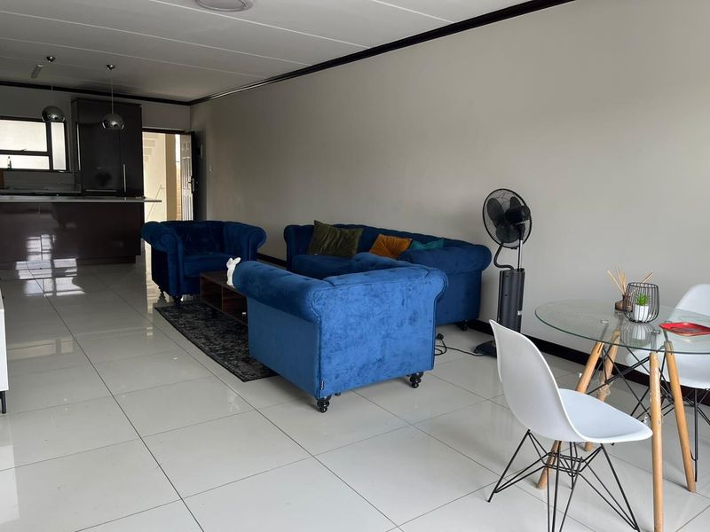 A Modern Apartment Awaits You - Photo 4