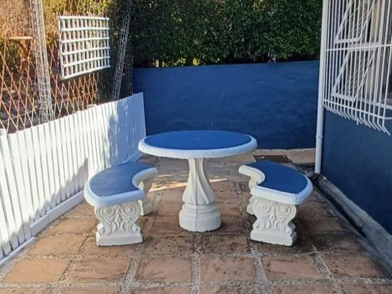 Spacious 3-Bedroom Home in Simons Town - Photo 10