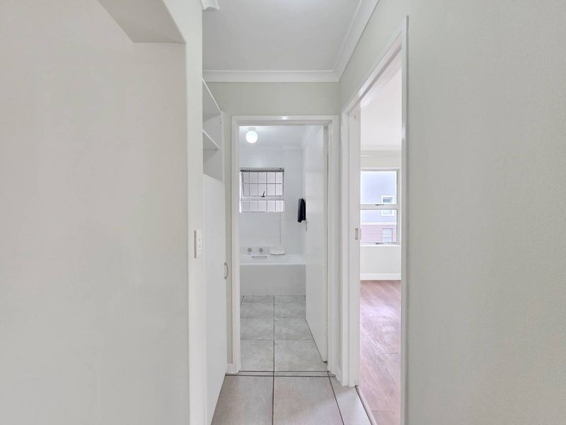 2-Bedroom Apartment in Gardens - Photo 10