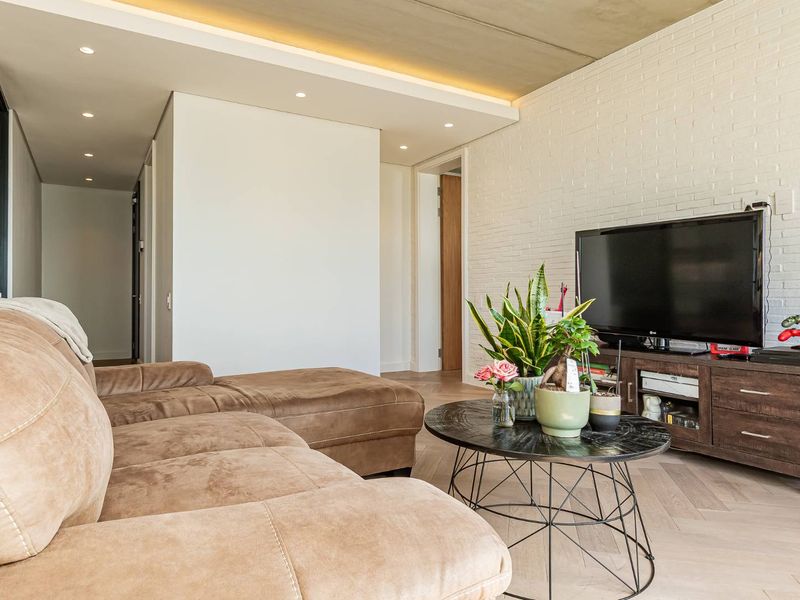 Sea Facing, light "sail" profile, gorgeously designed and laid out two bed, two bath apartment. - Photo 7