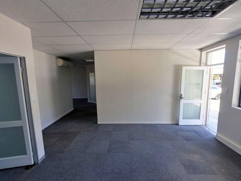 Well-Positioned Ground Floor Office in Secure Business Park - Photo 3