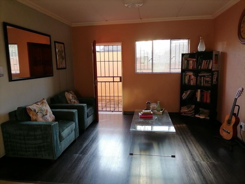 Discover Comfort & Connectivity in This Terenure Cluster Home - Photo 9