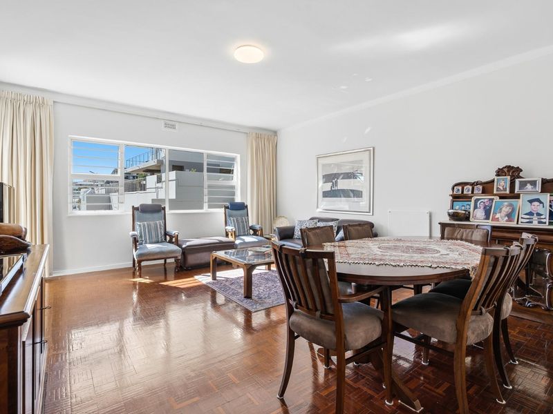 Sea Point Living: Balcony, Garage, and Great Potential - Photo 4