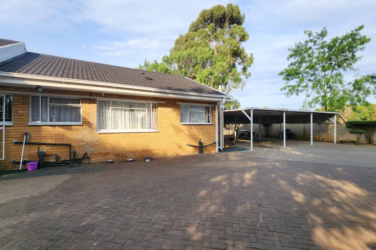 Sensational Suburban Sanctuary - Photo 4