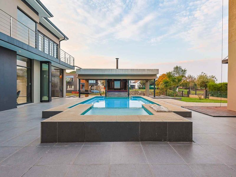 Modern Luxury Home for Sale - Photo 5