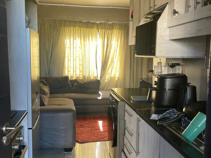 2 Bedroom apartment availble for sale - Photo 4