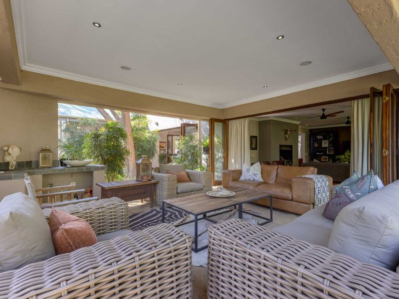 PRESTIGIOUS, HIGH-END TROPHY RESIDENCE IN A SERENE AND PEACEFUL LOCATION - Photo 8