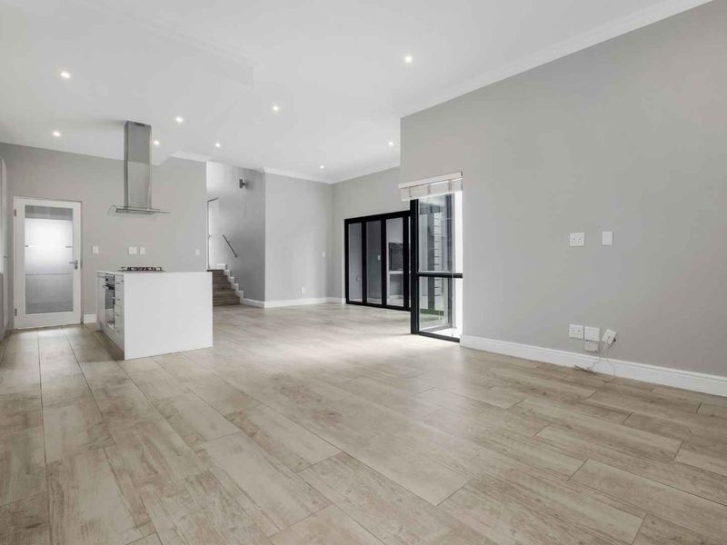 IMMACULATE 4 BEDROOM 3 BATHROOM CLUSTER HOME FOR SALE IN FOURWAYS - Photo 6