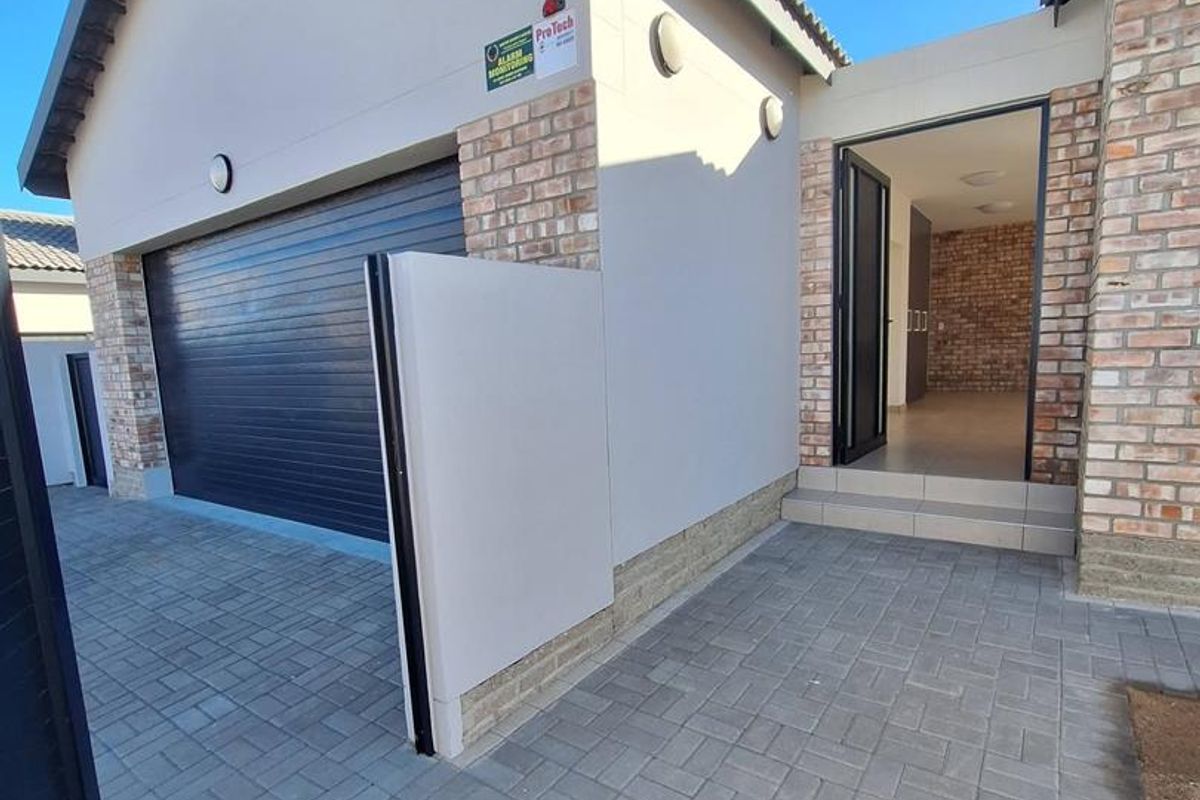 Swakopmund- For Sale- N$3 980 000 - Photo 2