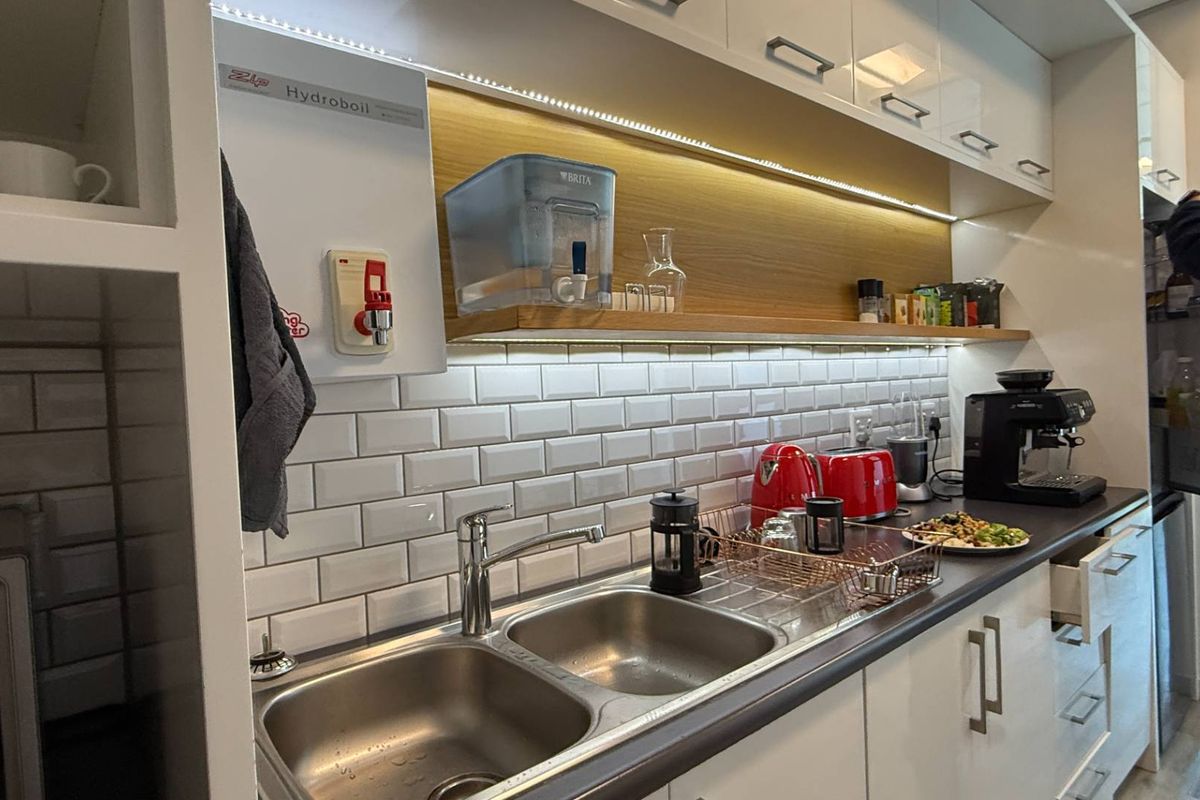 203m2 16th floor office with stunning views to let - Photo 5