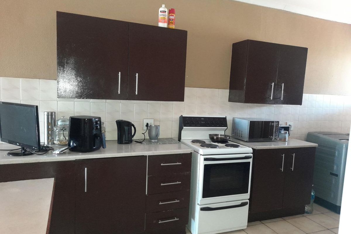 Spacious Living in a Prime Pretoria North Location. - Photo 4