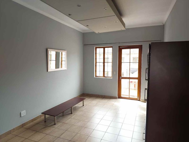 1 BEDROOM APARTMENT TO RENT IN SAXONWOLD - Photo 2
