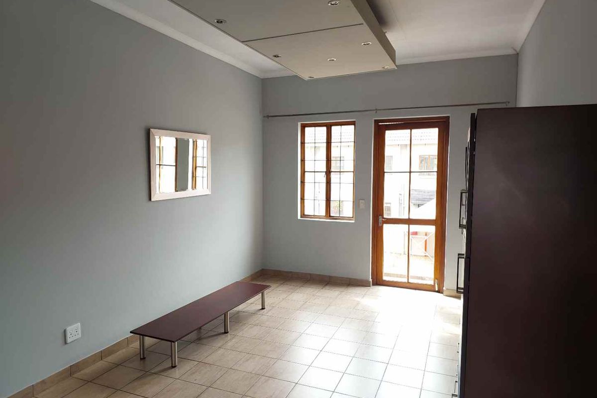 1 BEDROOM APARTMENT TO RENT IN SAXONWOLD - Photo 2