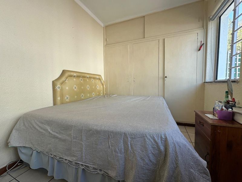 Spacious Apartment Centrally Located - Photo 8